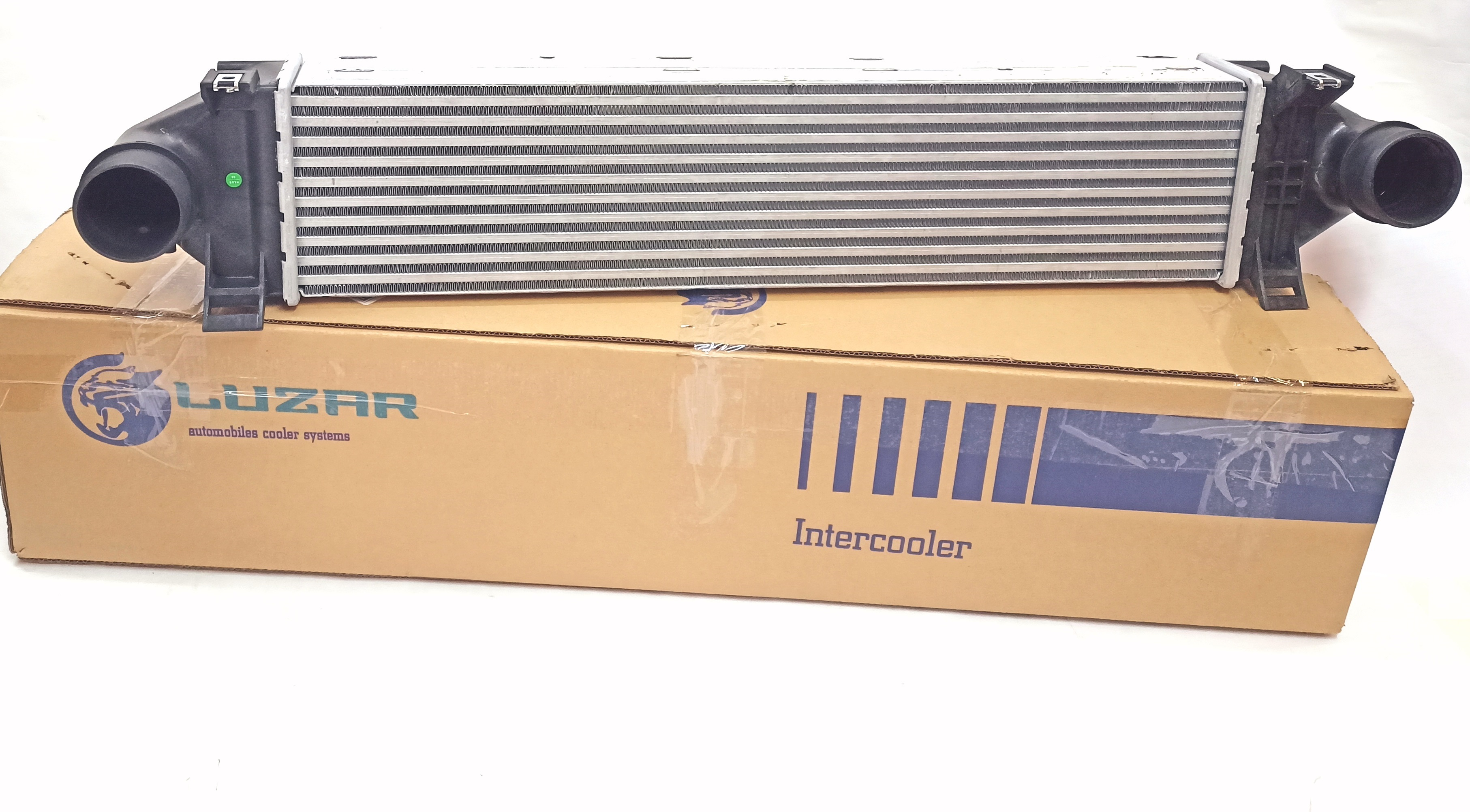Радиатор интеркуллера FR2 2.2D c 2011- (LR030762||LUZAR)